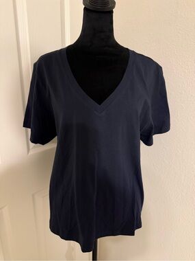 Bombas Navy V-Neck Short Sleeve Tee